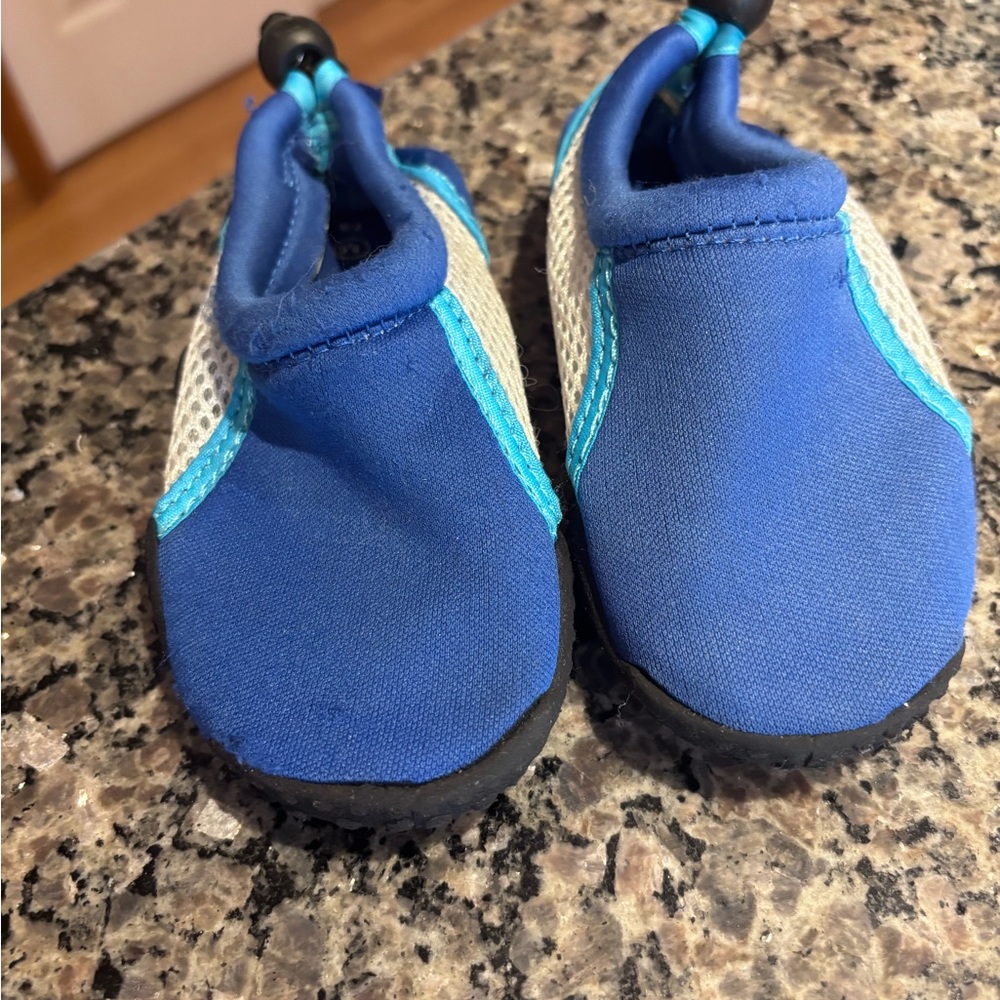 Banana Boat Kids Blue Water Shoes with Teal Trim Medium 7/8